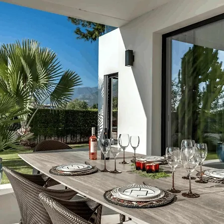 Villa Cerro With Amazing Sea Views *